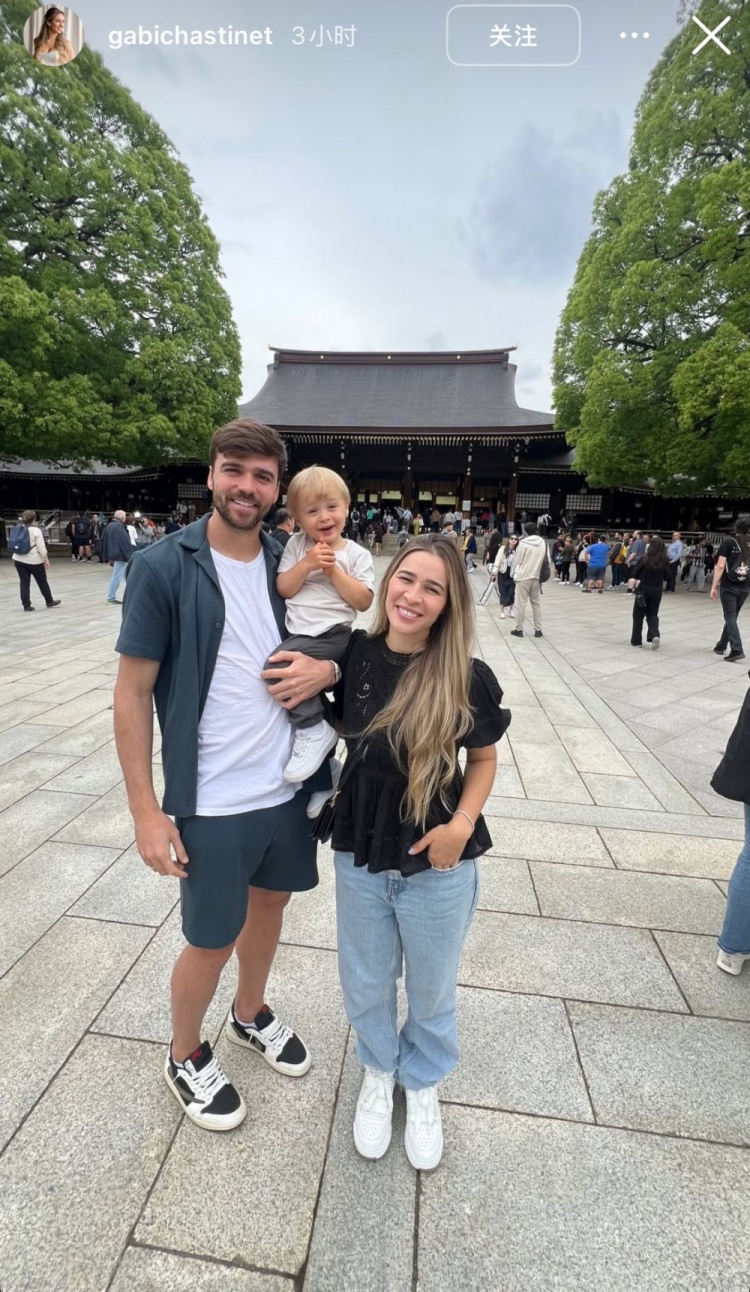 澤卡妻子更新社媒，曬出休賽期一家人在日本明治神宮游覽照
