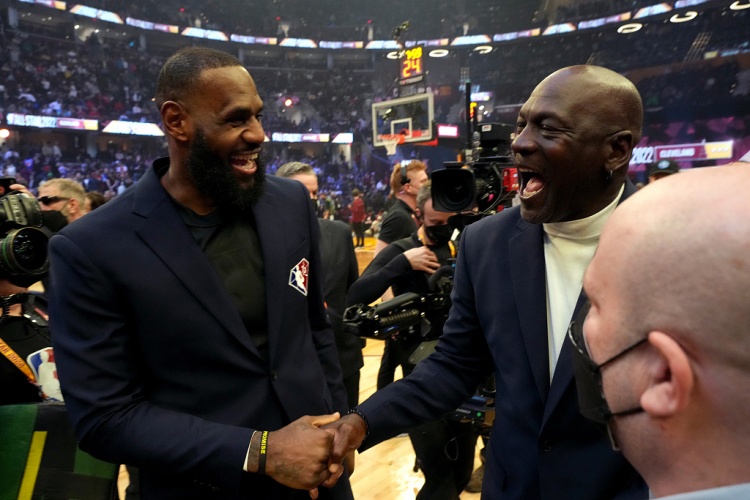 大球談NBA總統(tǒng)山球員：詹姆斯、喬丹、科比、奧尼爾