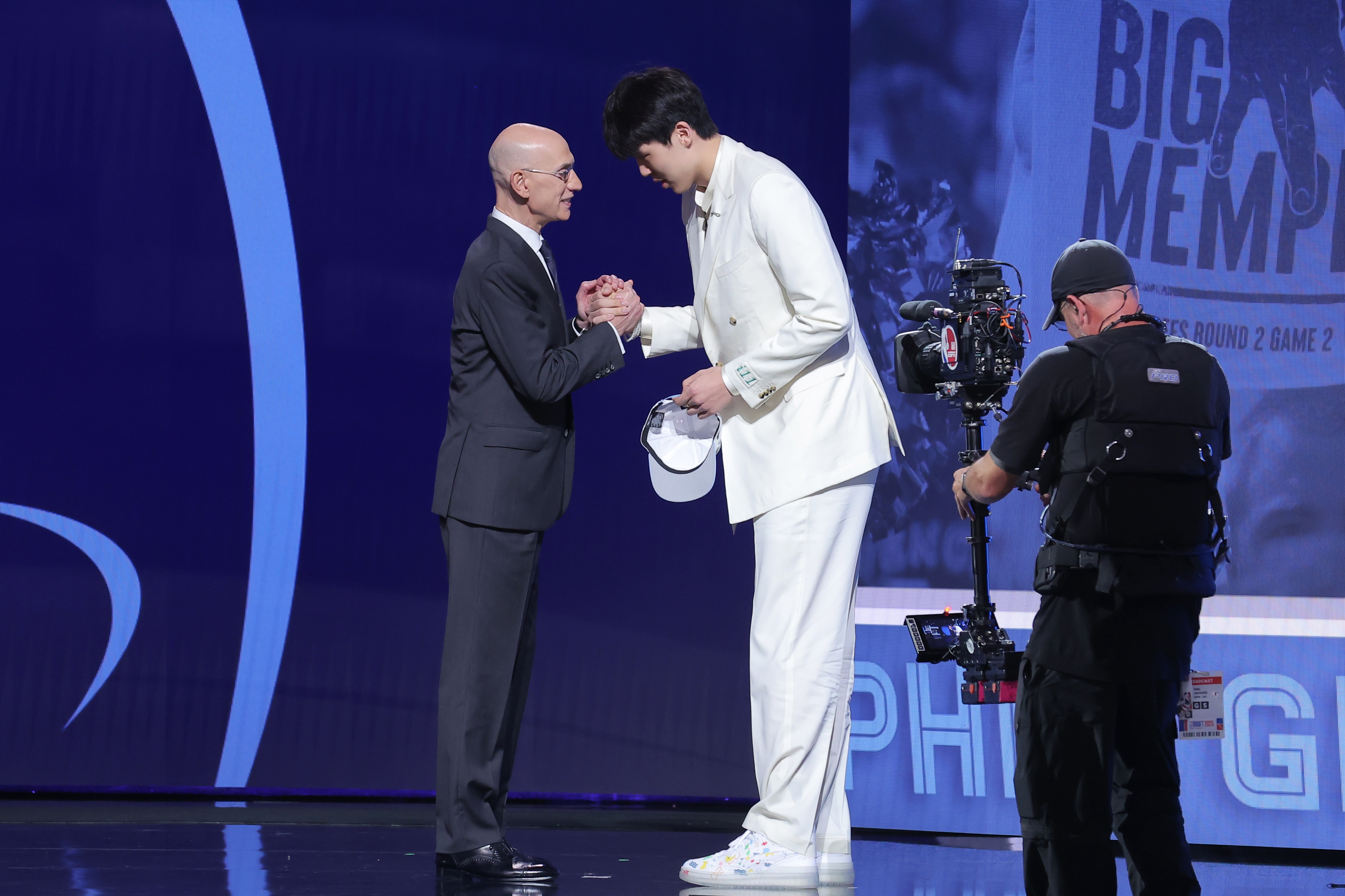 喜報(bào)！楊瀚森首輪第16順位被選中 向其致以最熱烈祝賀&最誠摯祝福