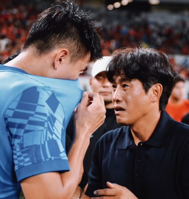 楊一鳴重返鳳凰山落淚：既是兄弟也是對手，既是重逢也是告別
