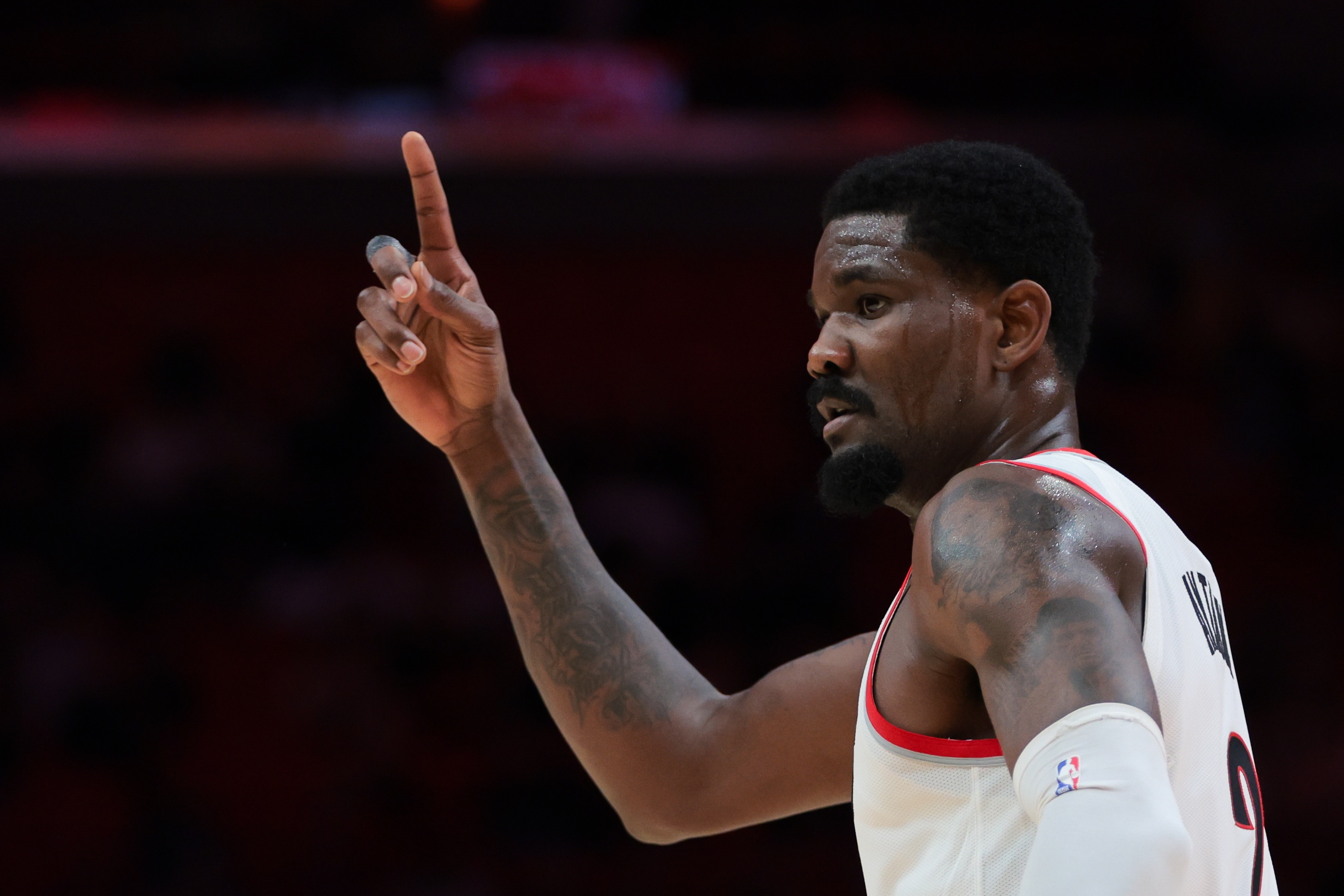這下穩(wěn)了？Windhorst：雄鹿得到特納 現(xiàn)在艾頓很可能加盟湖人了