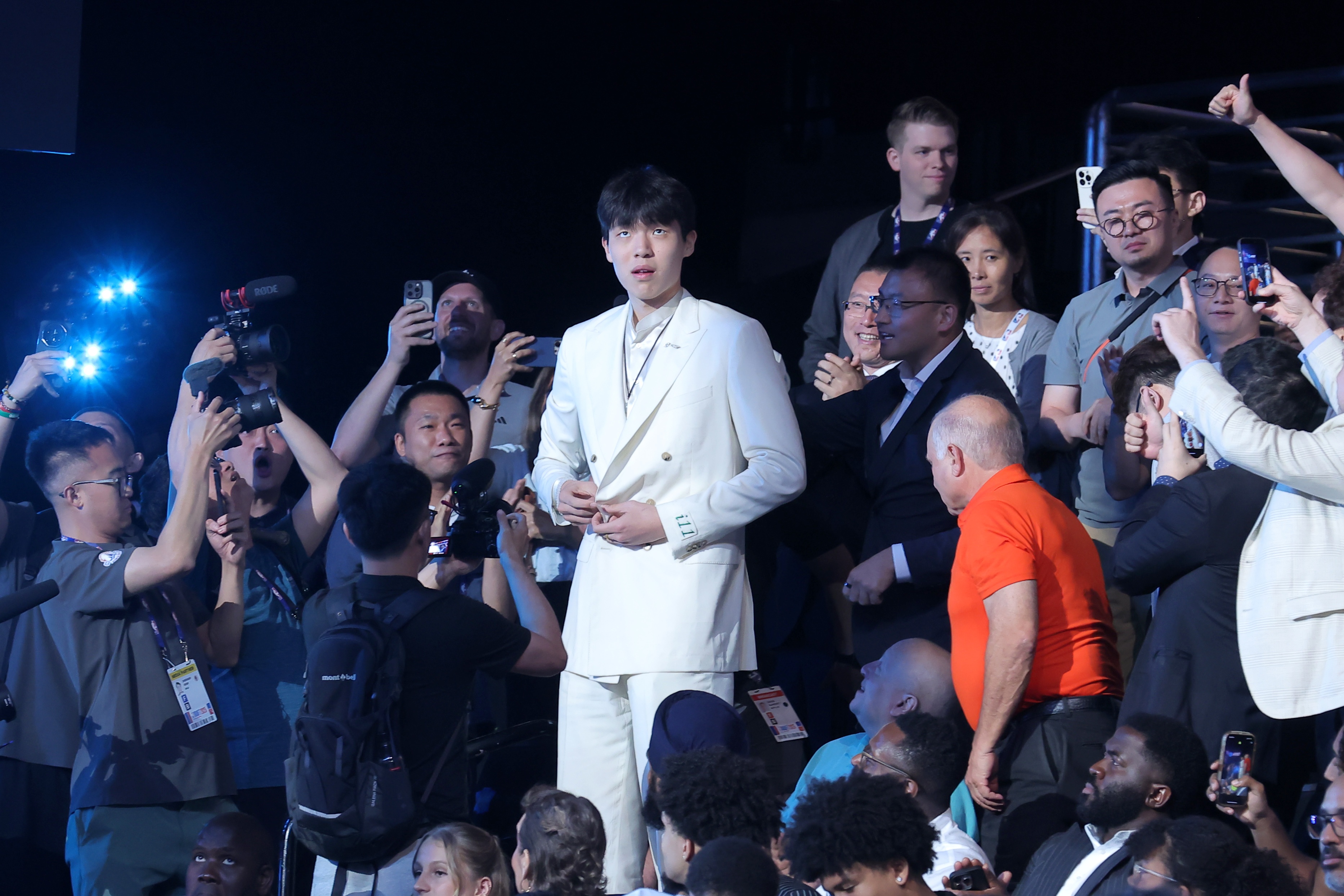 媒體人：瀚森為男籃能帶來的即戰(zhàn)力相對(duì)有限 在NBA打磨機(jī)會(huì)很難得