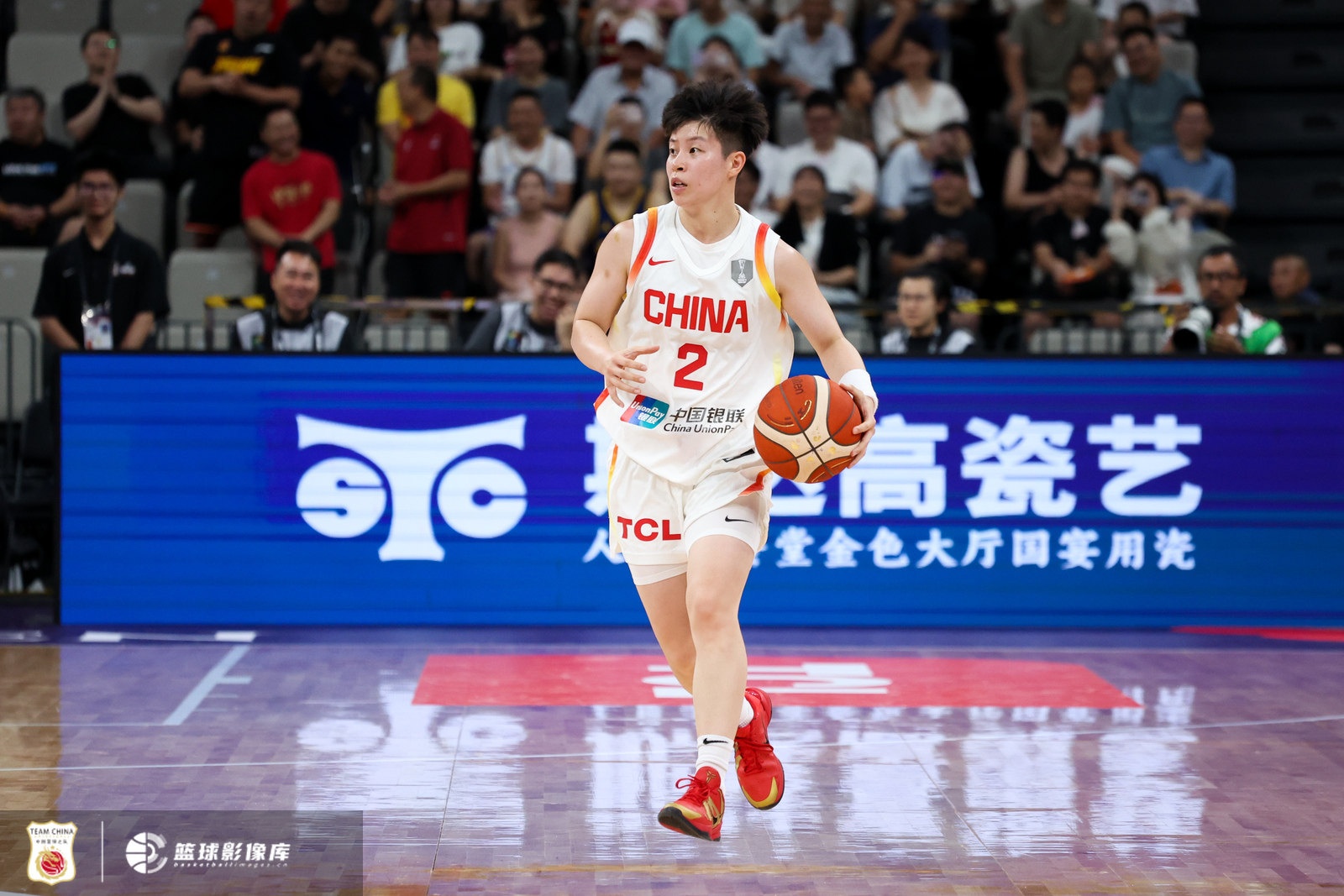 穿針引線！李緣首發(fā)出戰(zhàn)16分鐘 得7分3籃板6助攻