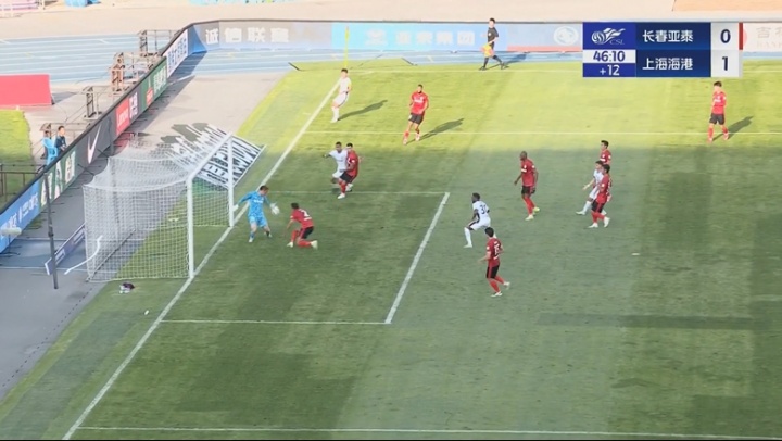 太倒霉了！阿不都海米提門前“二連擊”烏龍，海港1-0領(lǐng)先亞泰！