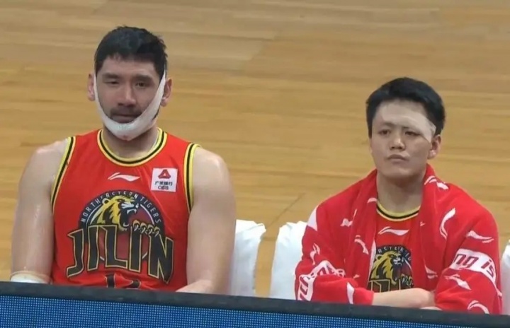 ????這個CBA世界級名場面的兩位主角 都來過遼寧男籃了