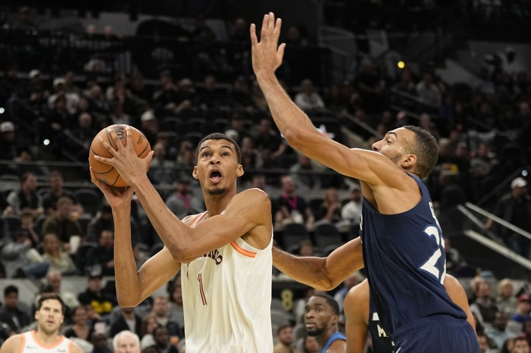 ESPN預(yù)測新賽季DPOY：文班大幅領(lǐng)先 莫布里第二 戈貝爾第五