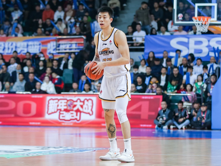 媒體人：張鎮(zhèn)麟父親當年在遼寧打不上球 到了上海隊大殺四方