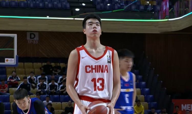 ??U16亞洲杯中國狂勝東道主58分！全隊(duì)28斷 張懿趙杰27+6+5+4斷