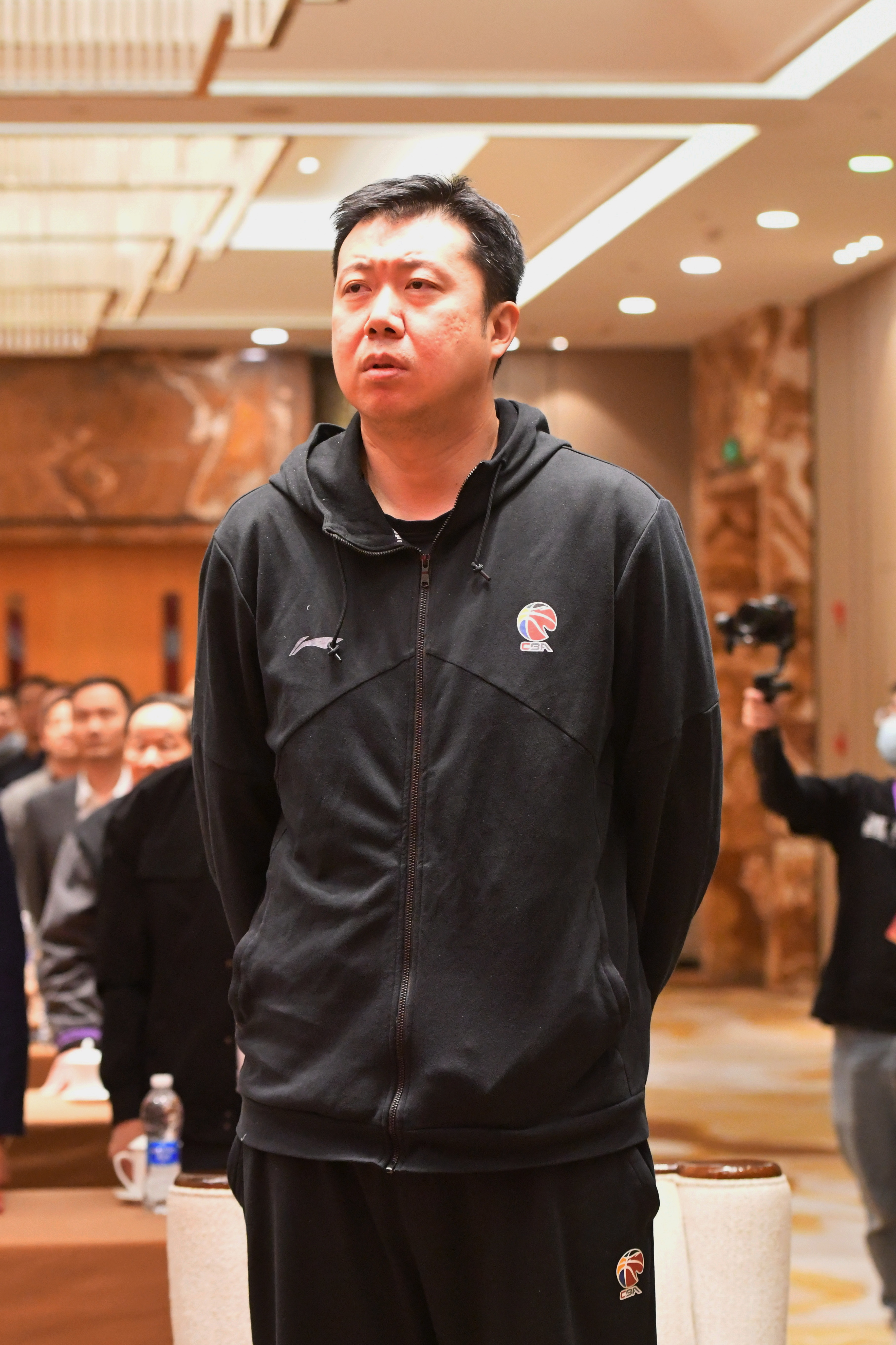 媒體人：王治郅身份特殊無法全職進入國家隊 但近年來他有召必到